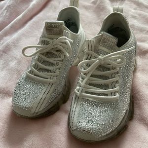 Womens Steve Madden Maxima gym shoes